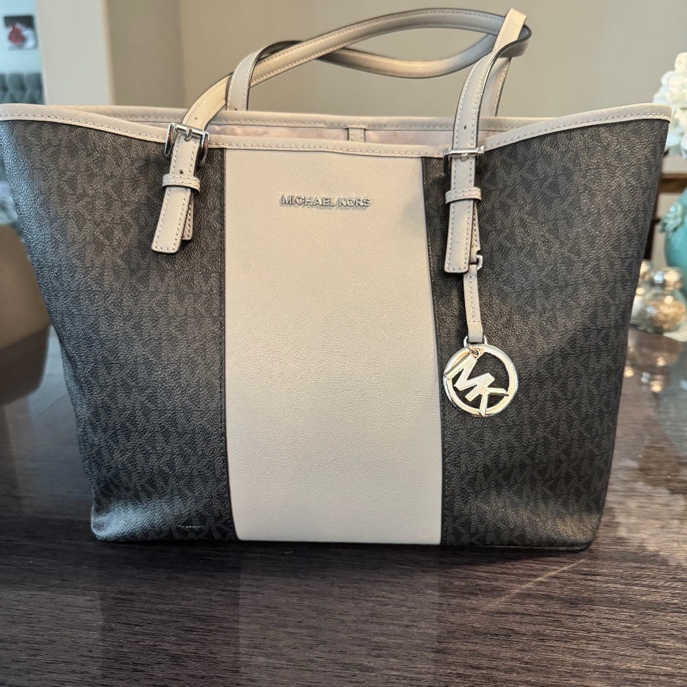 Micheal Kors Gray Purse